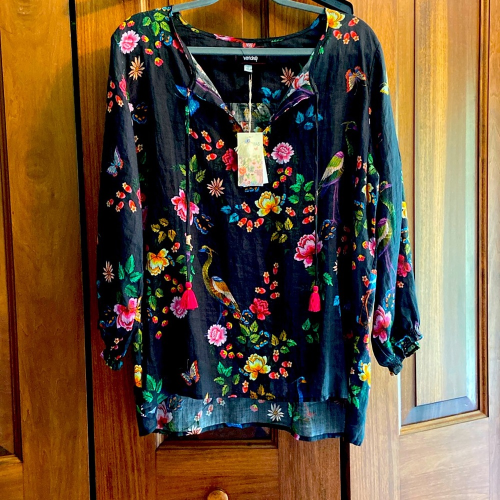 Gorgeous NWT Johnny Was blouse.